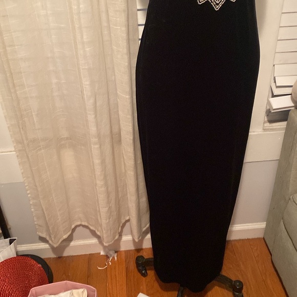 Night beautiful dress - Picture 2 of 9